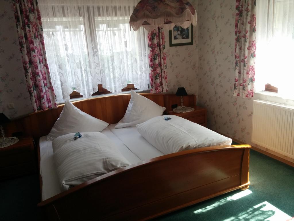 Hotel Seemöwe Simmerath Zimmer foto