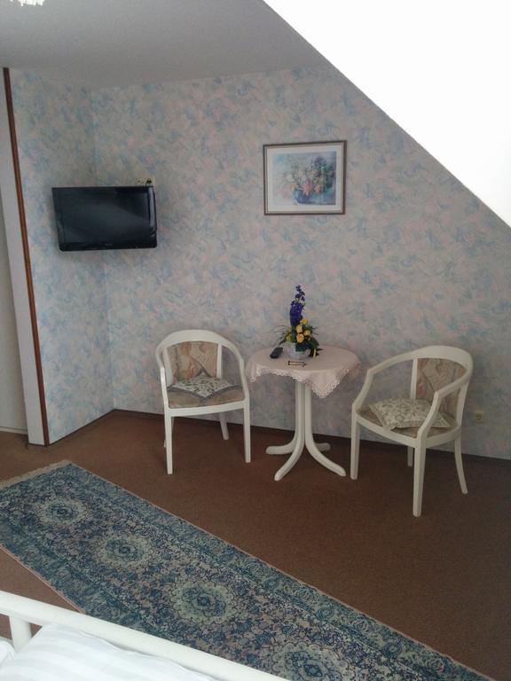 Hotel Seemöwe Simmerath Zimmer foto