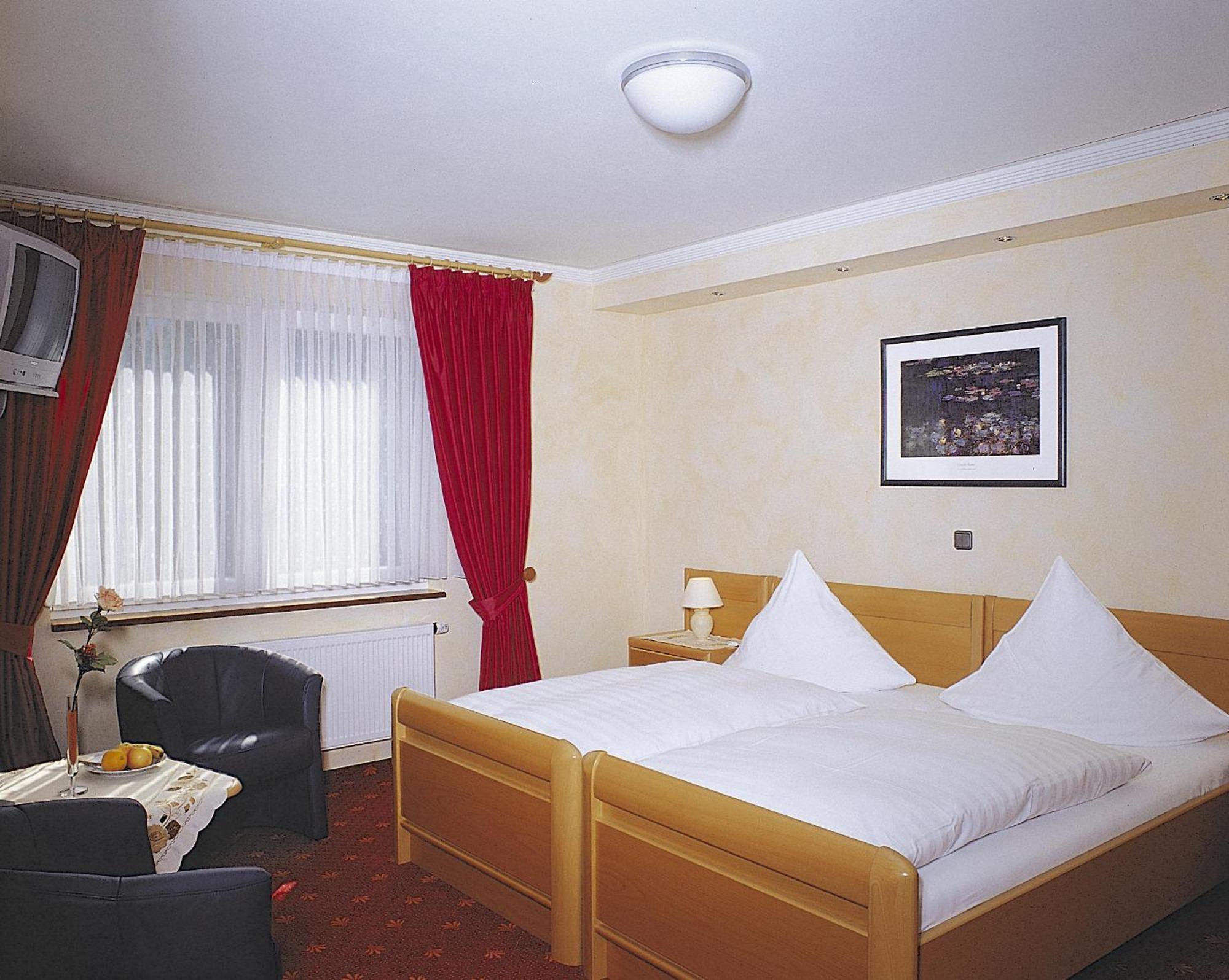 Hotel Seemöwe Simmerath Zimmer foto